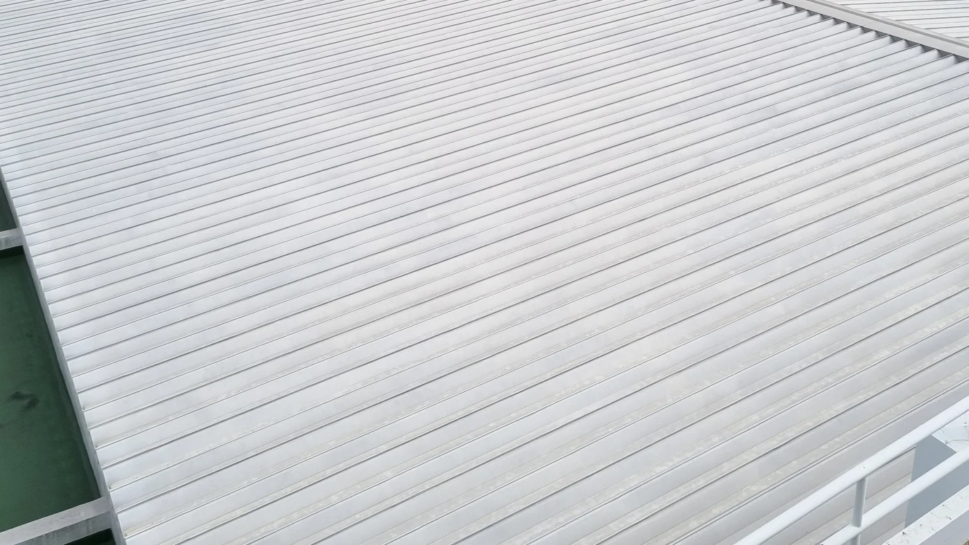 Large bright metal roof on commercial business